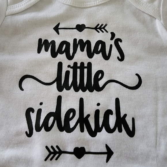 Mama's Little Side Kick white and black onesie heart arrow long sleeve gerber - Picture 2 of 3